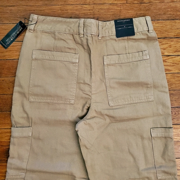 Banana Republic Relaxed Cargo Pants, Size 6, 100% Cotton, Warm Tan, Camel, Beige - Picture 4 of 12